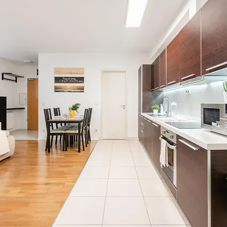 Of Serenity - 2 Bdr, Free Parking And Terrace Budapest