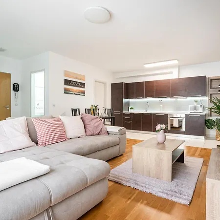 Of Serenity - 2 Bdr, Free Parking And Terrace Апартаменты Будапешт