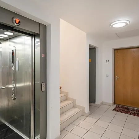 Of Serenity - 2 Bdr, Free Parking And Terrace Apartment Budapest