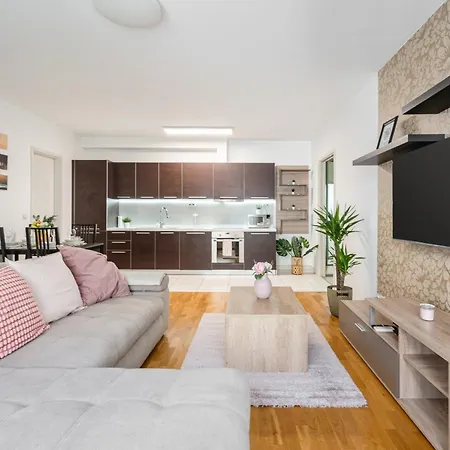 Apartament Of Serenity - 2 Bdr, Free Parking And Terrace